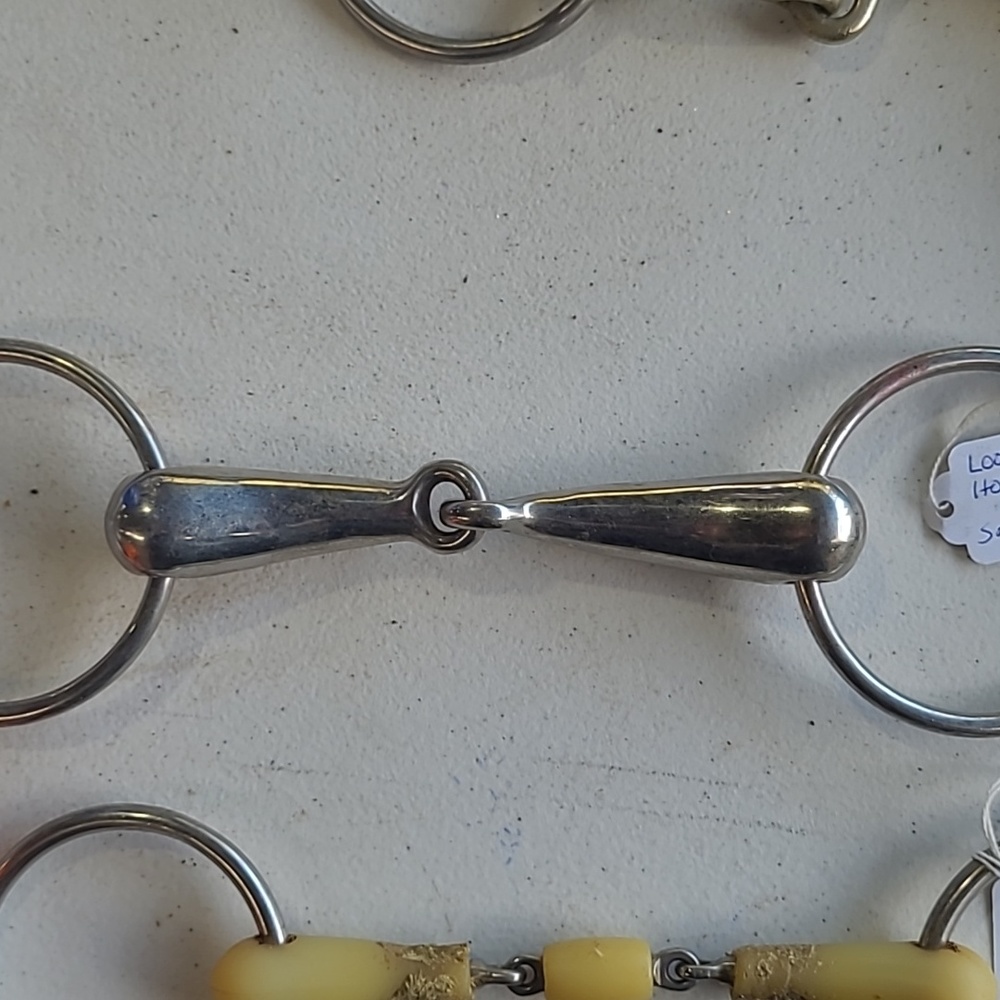 Hollow mouth loose ring snaffle